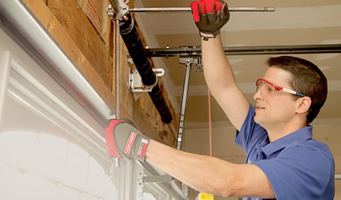 How Emergency Garage Door Repair Services Can Ease Your Mind