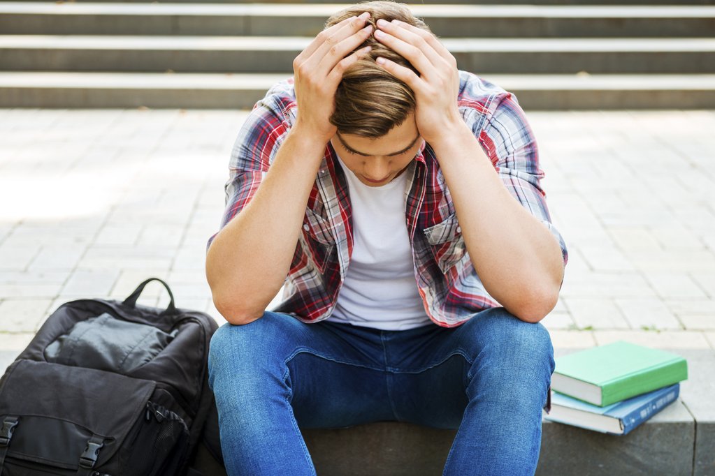 5 Reasons Why Students Drop Out Of College