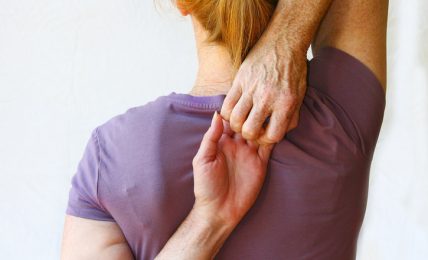 Put an End To Your Shoulder Pain With Chiropractic Treatment